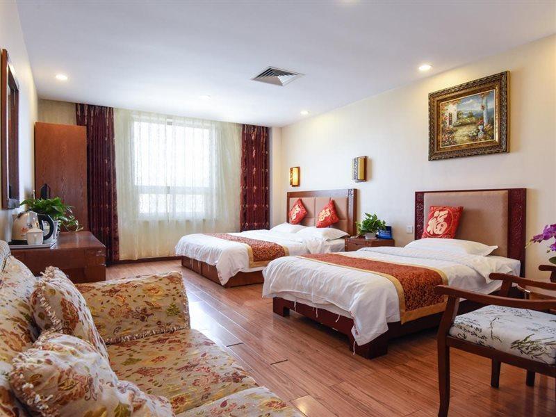 Hotel Tangfu - Located In The Center Adjacent To The Subway Station Close To Nanluoguxiang Gulou Temple Tiananmen Square Forbidden Temple Of Heaven Providing Laundry Car And Ticketing Services Peking