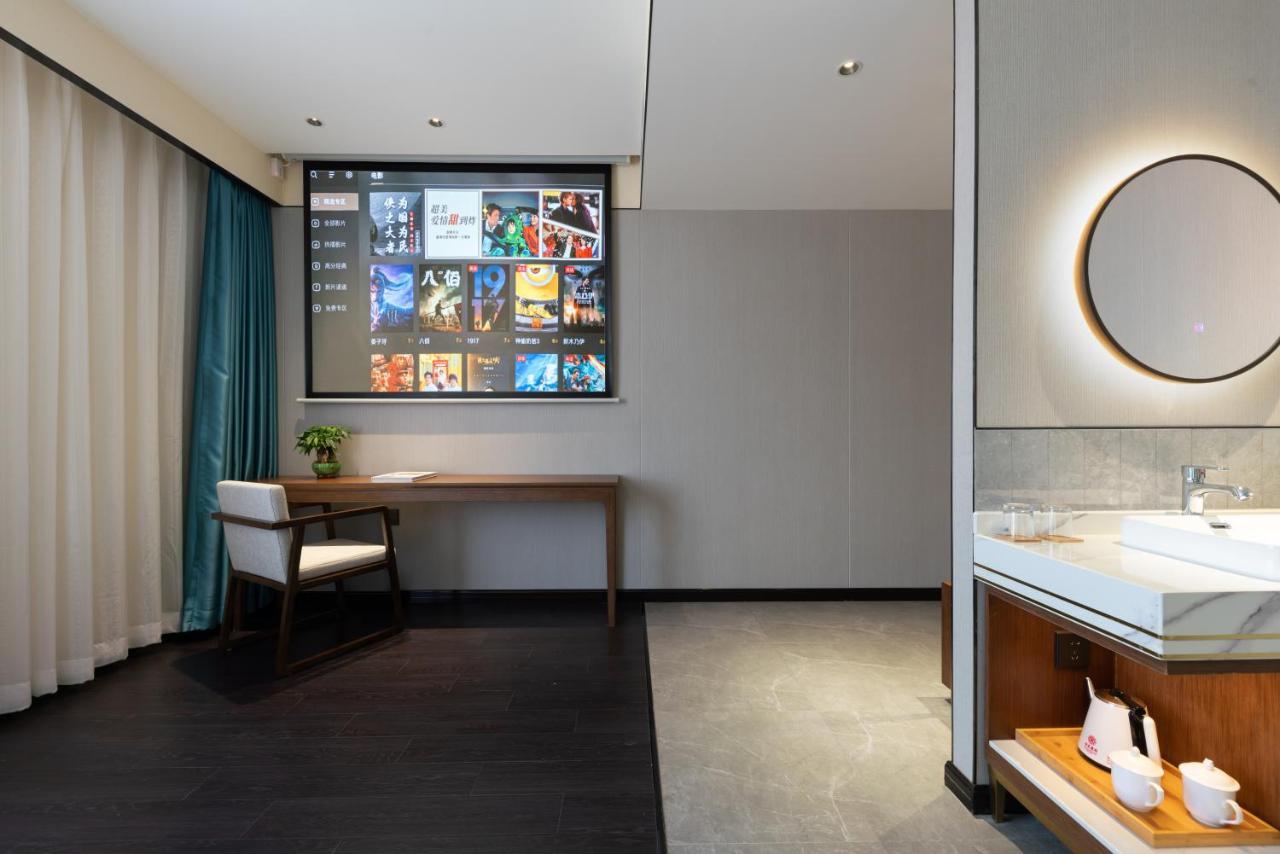 Tangfu - Located In The Center Adjacent To The Subway Station Close To Nanluoguxiang Gulou Temple Tiananmen Square Forbidden Temple Of Heaven Providing Laundry Car And Ticketing Services Hotel 3*