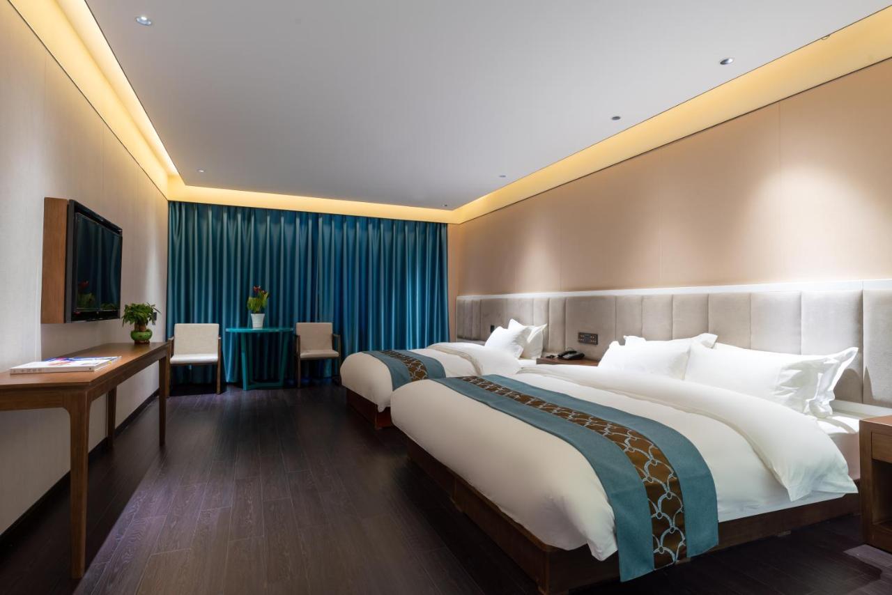 Tangfu - Located In The Center Adjacent To The Subway Station Close To Nanluoguxiang Gulou Temple Tiananmen Square Forbidden Temple Of Heaven Providing Laundry Car And Ticketing Services Hotel Peking