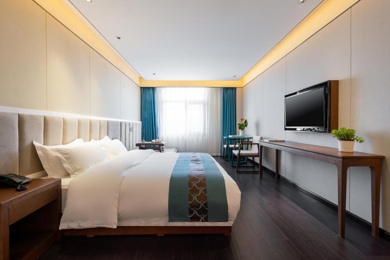 Tangfu - Located In The Center Adjacent To The Subway Station Close To Nanluoguxiang Gulou Temple Tiananmen Square Forbidden Temple Of Heaven Providing Laundry Car And Ticketing Services 3* Peking
