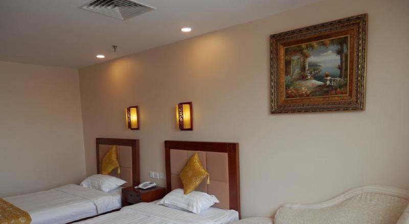 Tangfu - Located In The Center Adjacent To The Subway Station Close To Nanluoguxiang Gulou Temple Tiananmen Square Forbidden Temple Of Heaven Providing Laundry Car And Ticketing Services 3*