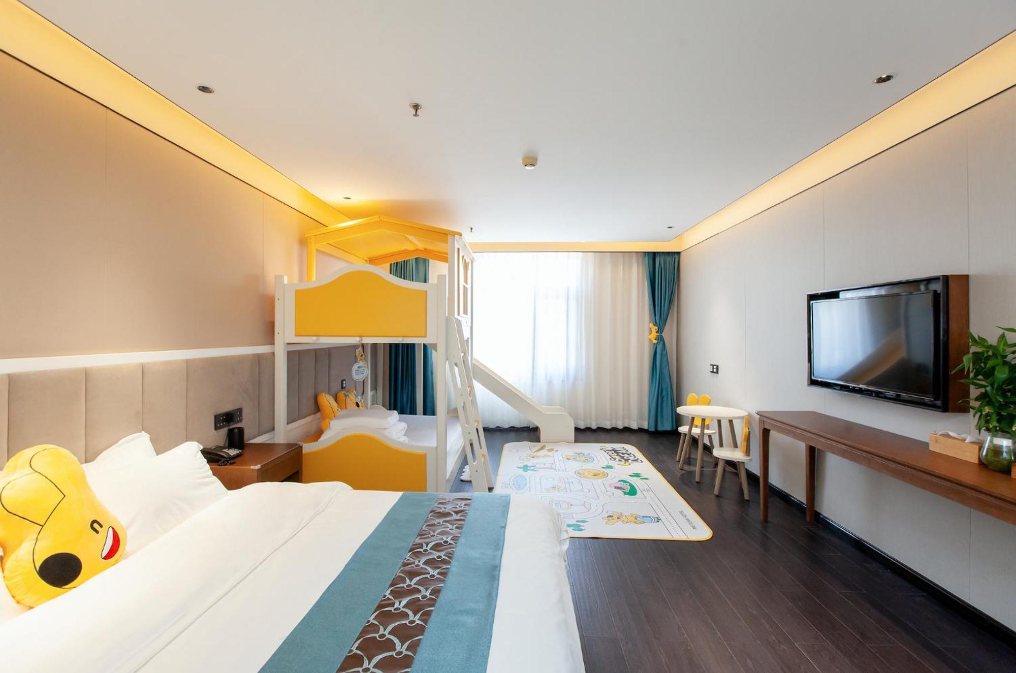 Tangfu - Located In The Center Adjacent To The Subway Station Close To Nanluoguxiang Gulou Temple Tiananmen Square Forbidden Temple Of Heaven Providing Laundry Car And Ticketing Services 3*