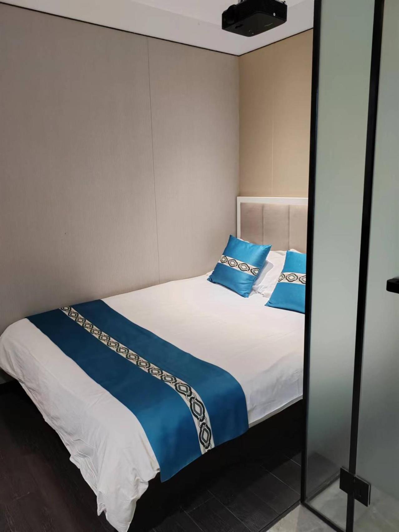 Hotel Tangfu - Located In The Center Adjacent To The Subway Station Close To Nanluoguxiang Gulou Temple Tiananmen Square Forbidden Temple Of Heaven Providing Laundry Car And Ticketing Services 3*
