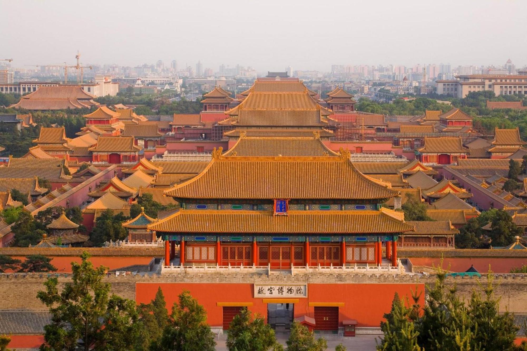 Tangfu - Located In The Center Adjacent To The Subway Station Close To Nanluoguxiang Gulou Temple Tiananmen Square Forbidden Temple Of Heaven Providing Laundry Car And Ticketing Services Peking