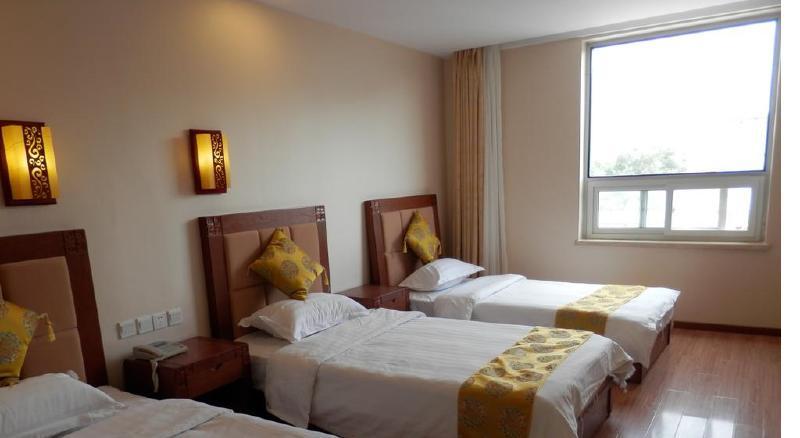 Tangfu - Located In The Center Adjacent To The Subway Station Close To Nanluoguxiang Gulou Temple Tiananmen Square Forbidden Temple Of Heaven Providing Laundry Car And Ticketing Services Hotel Peking