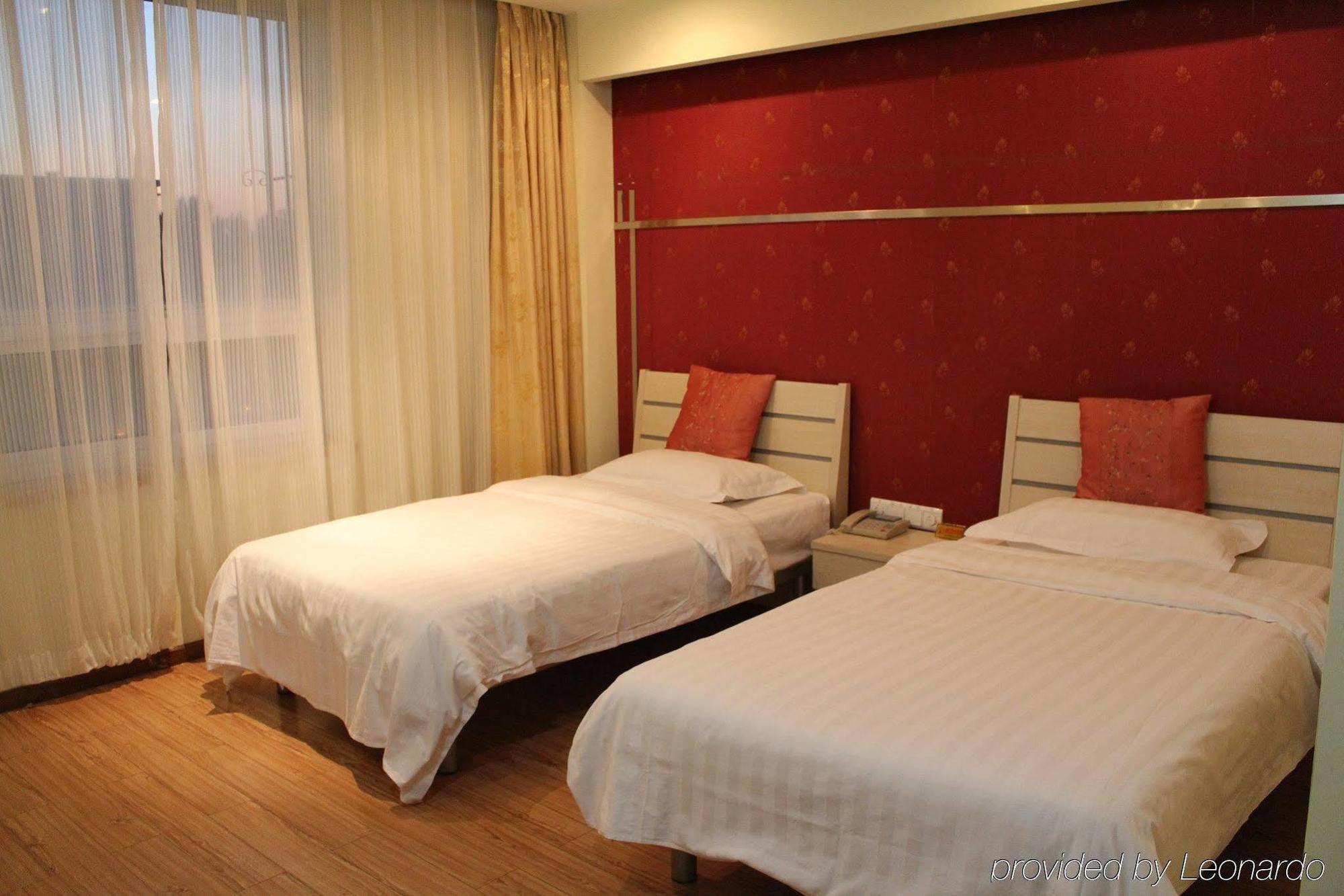 Tangfu - Located In The Center Adjacent To The Subway Station Close To Nanluoguxiang Gulou Temple Tiananmen Square Forbidden Temple Of Heaven Providing Laundry Car And Ticketing Services Hotel Peking